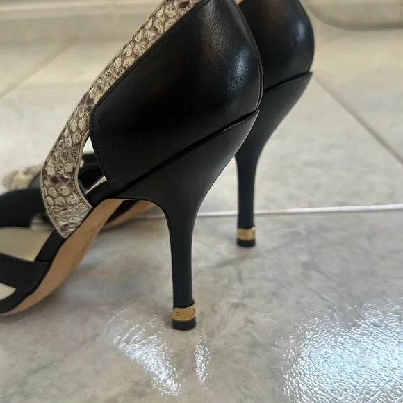 Louis Vuitton Heels - Picture 3 of 4
